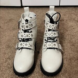 Stylish White Ankle Boots with Studded Straps